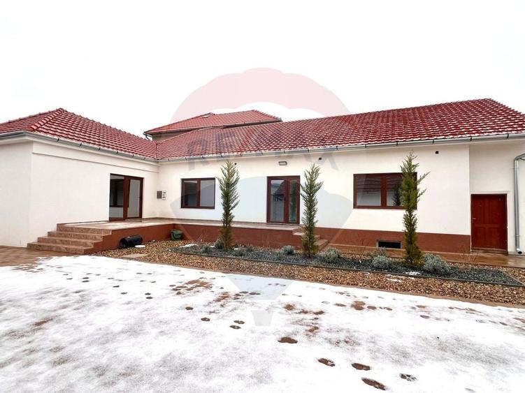 Casă de vânzare în zona Oncea, Str Ion Bogdan, teren 2.000 mp - 1