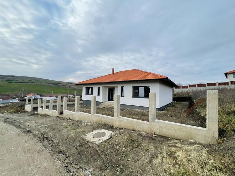 PF Vand Casa pe un singur nivel + terasa 32m2, teren 1.000 m2 - 2