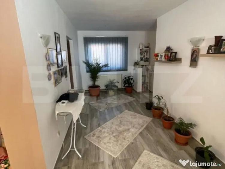 Casa cu 3 camere, 90 mp, 2 anexe gospodaresti si teren de 30 - 5
