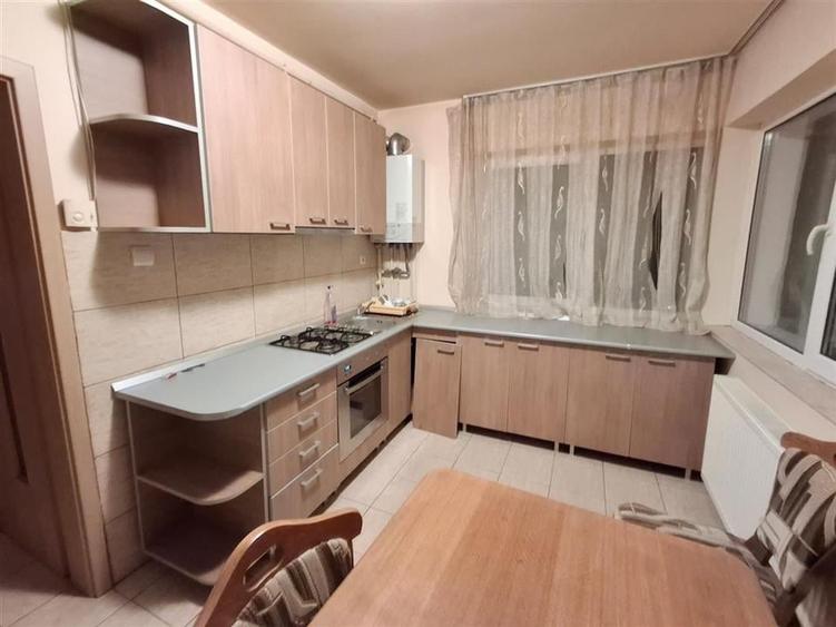 Apartament 3 camere decomandat 2 bai parcare zona Selimbar - 4