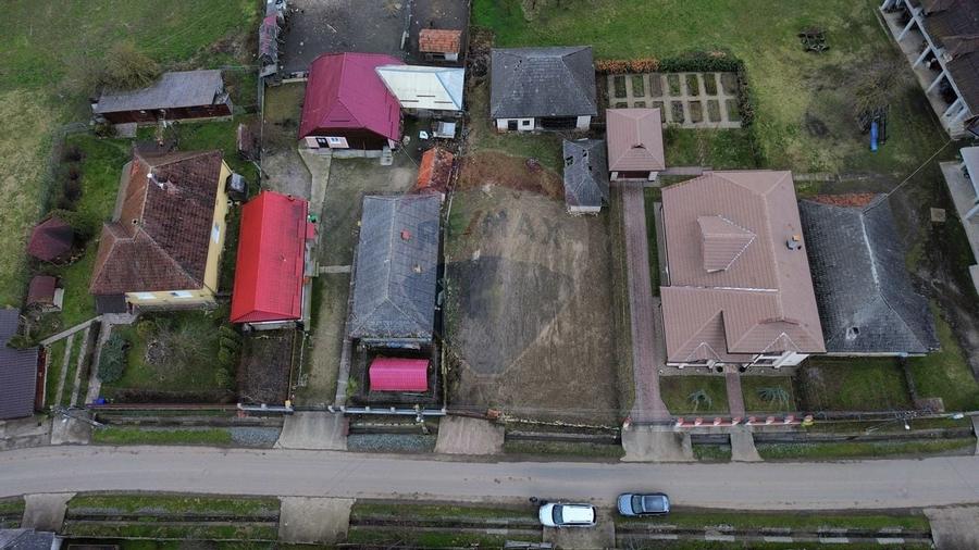 Constructie de caramida cu 3 camere de vânzare in centrul com. Salsig - 11