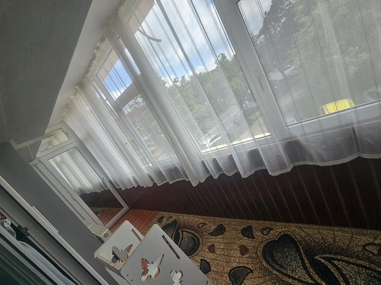 Apartament cu 4 camere decomandat în Milcov