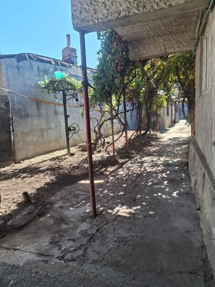 Casă individuală cu 6 camere cu Teren 245 Mp în Alexandriei