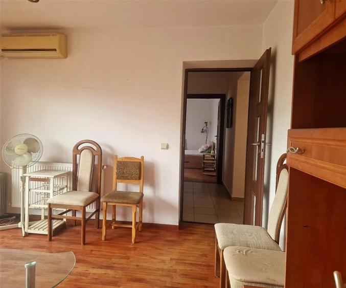 Apartament cu 3 camere decomandat, mobilat în Prelungirea Ghencea