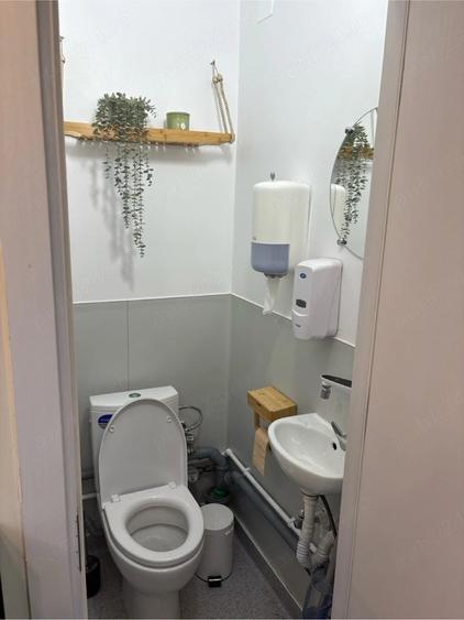 Spațiu comercial, de 12 mp, în Faleza Nord
