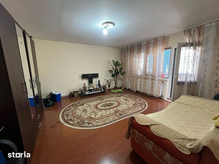 Apartament cu 3 camere decomandat în Gară