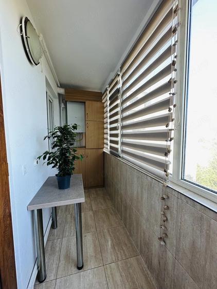 Apartament cu 3 camere decomandat în Sat Vacanță