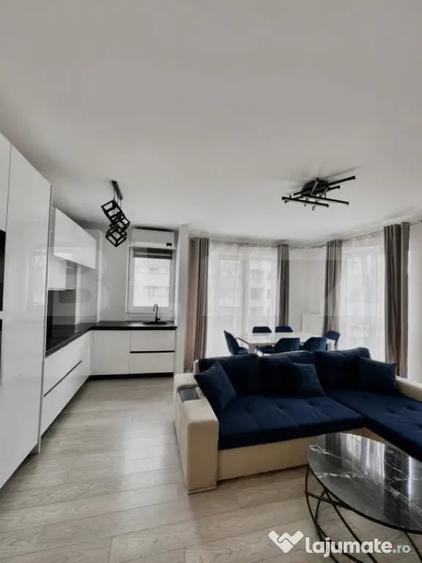 Apartament cu 3 camere decomandat în Central