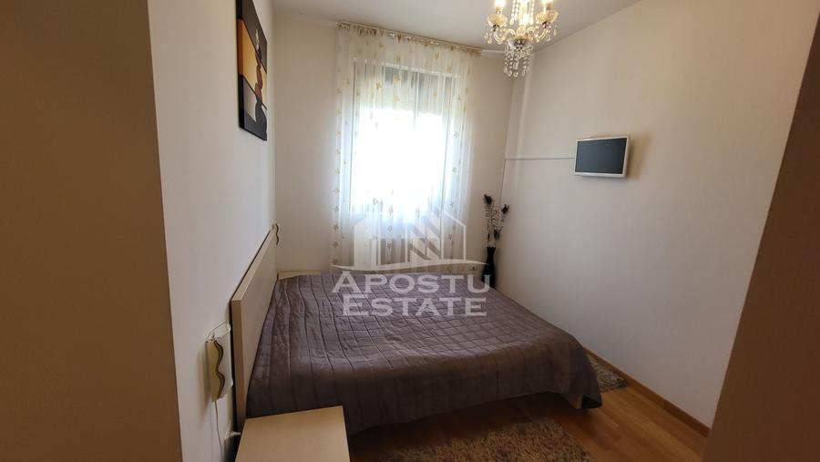 Apartament cu 3 camere decomandat, mobilat în Dumbrăvița