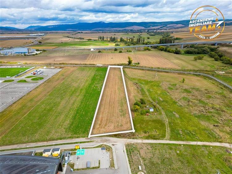 Teren Construcții extravilan de 9675 mp, în Nord