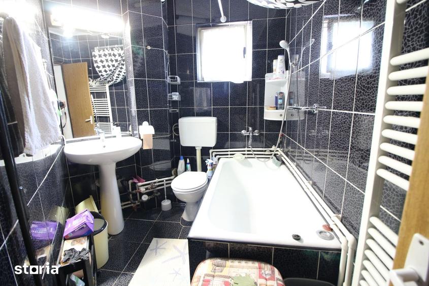 Apartament cu 3 camere decomandat în Siderurgiștilor