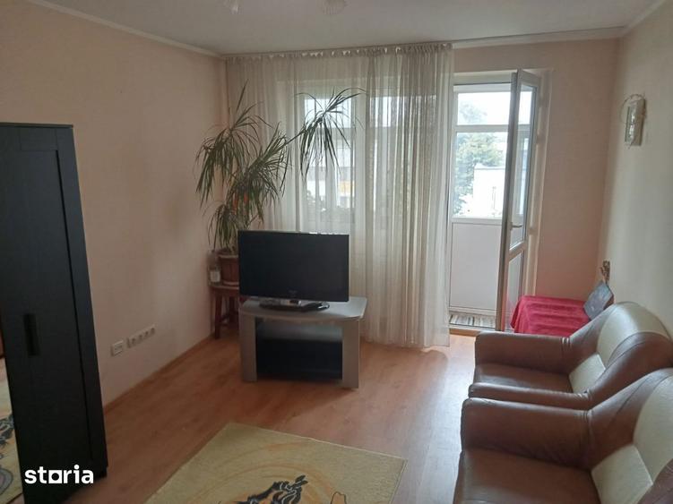 Apartament cu 3 camere decomandat în Rahova