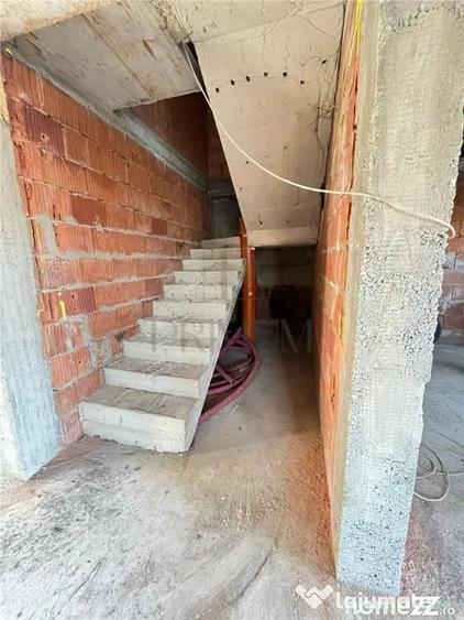 Casă cu 5 camere cu Teren 350 Mp în Săcălaz