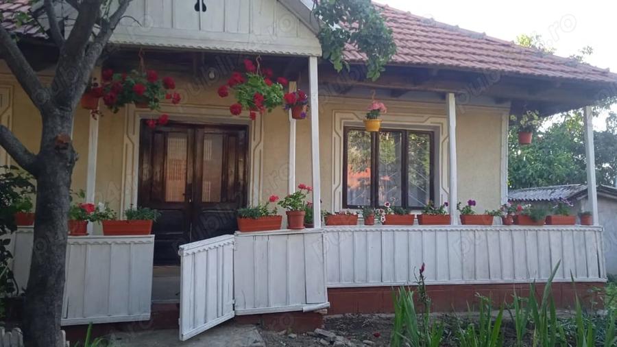 Casă cu 3 camere în Frumușica