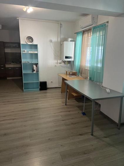 Spațiu comercial, de 42 mp, în Decebal