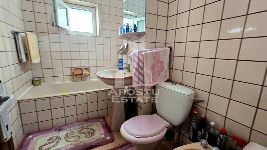 Apartament cu 3 camere decomandat, mobilat în Bucovina
