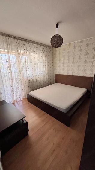 Apartament cu 3 camere semidecomandat în Apusului