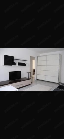 Apartament cu 3 camere semidecomandat în Drumul Taberei