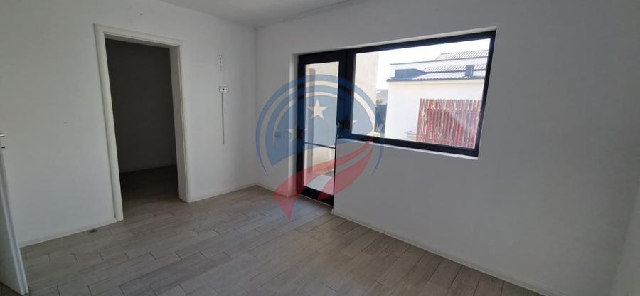 Casă individuală cu 5 camere cu Canalizare în Exterior Sud