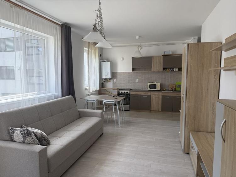 Apartament cu 2 camere semidecomandat în Florești