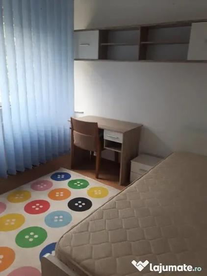 Apartament cu 3 camere în Unirii