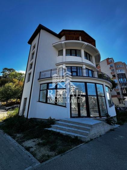 Spațiu comercial, de 400 mp, în Central