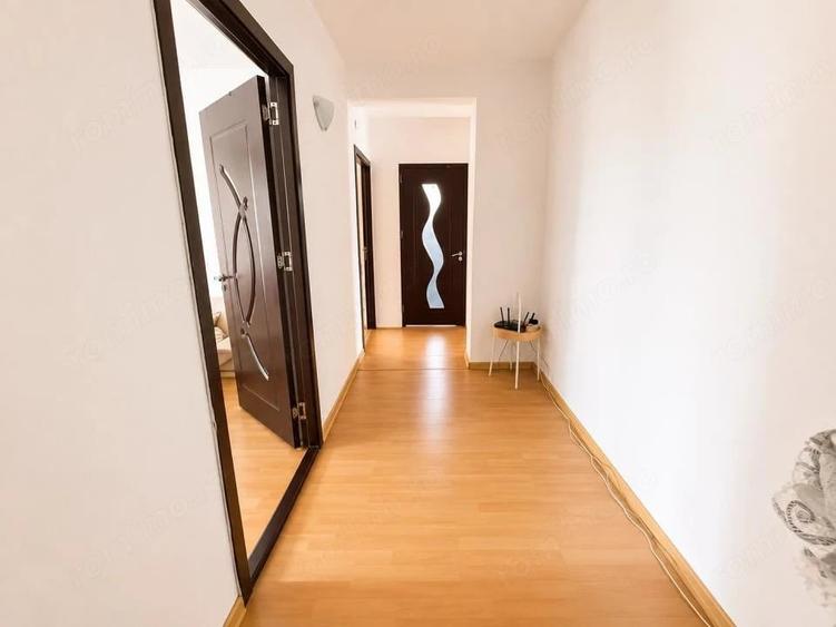 Apartament cu 4 camere semidecomandat în Tomis Nord