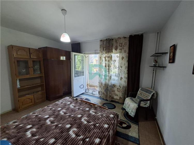 Apartament cu 3 camere decomandat în Județean