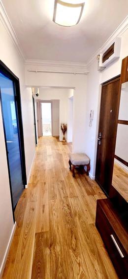 Apartament cu 4 camere decomandat în Central
