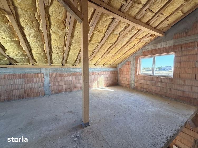 Duplex cu 3 camere | interior la rosu | 86.7 mp utili | Mosnita Veche - 3