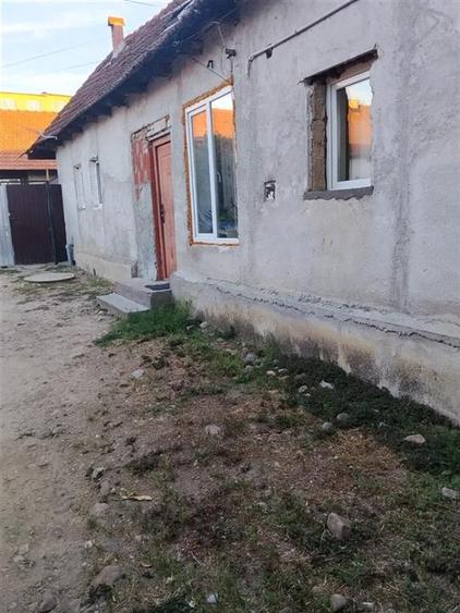Casă cu 4 camere cu Teren 532 Mp în Central
