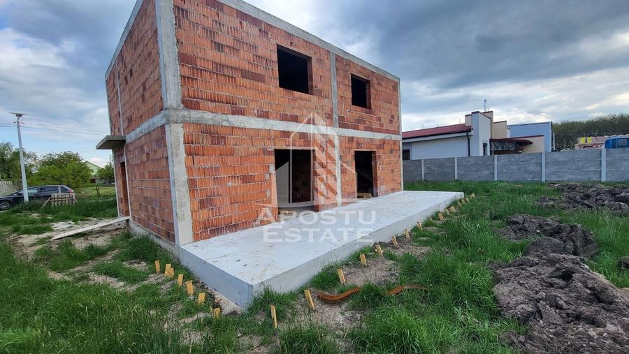 Duplex cu 3 camere cu Canalizare în Covaci