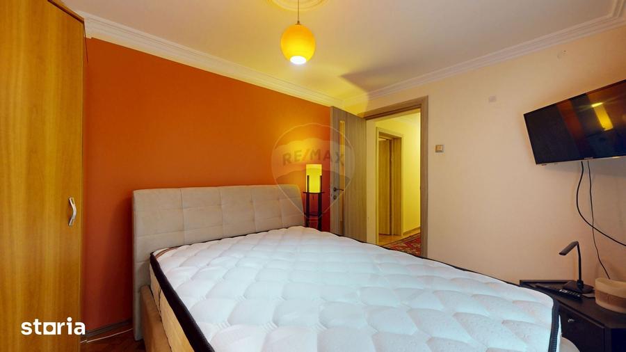 Casă cu 9 camere cu Teren 335 Mp în Valea Cerbului