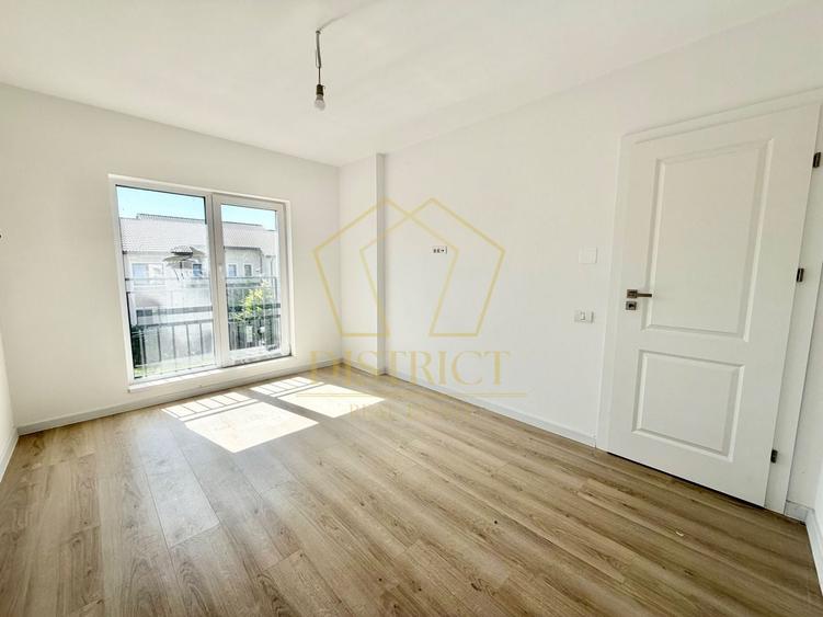 Duplex cu 5 camere cu Canalizare în Ghiroda