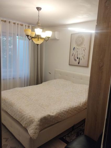 Apartament decomandat de patru camere ,etajul trei - 5