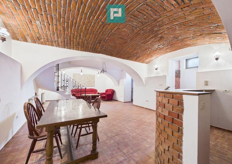 Apartament pe 3 niveluri - ultracentral, Arad - 17