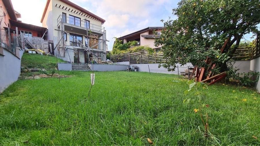 Casa individuală 7 camere in Andrei Mureșanu - 1