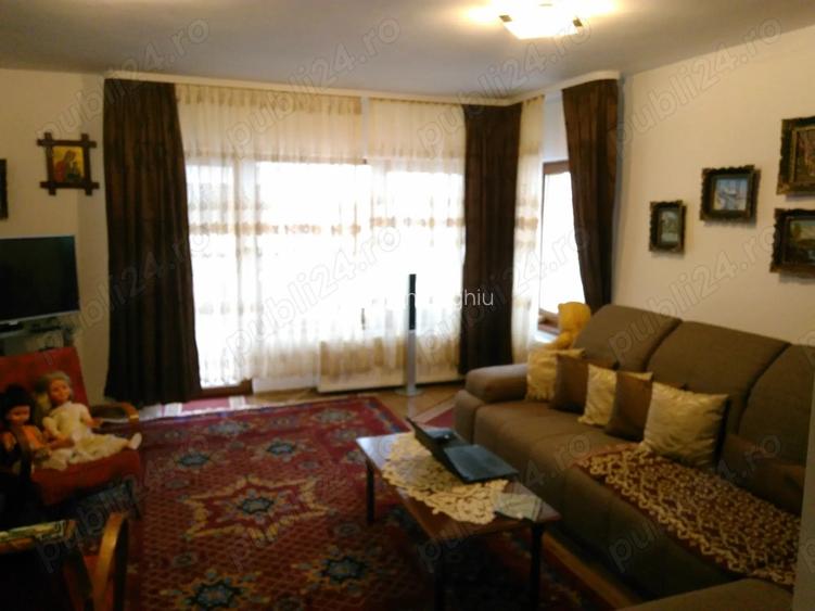 Vand apartament 2 camere decomandate Vand apartament 2 camere decomandate