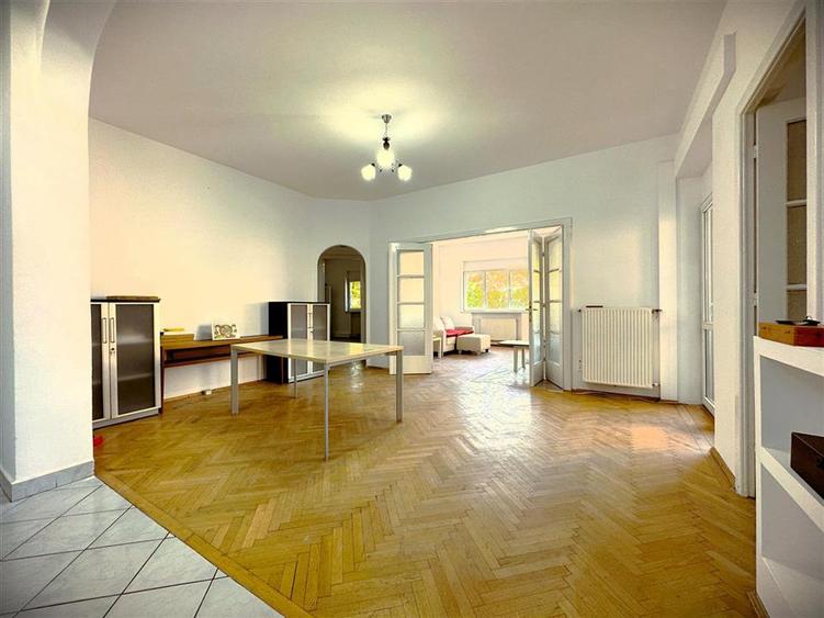 Inchiriere apartament cu 4 camere Rosetti Bloc Interbelic - 3