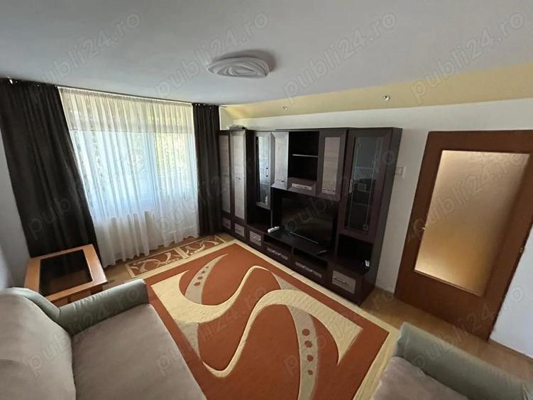 Inchiriez apartament cu 2 camere, decomandat - 1