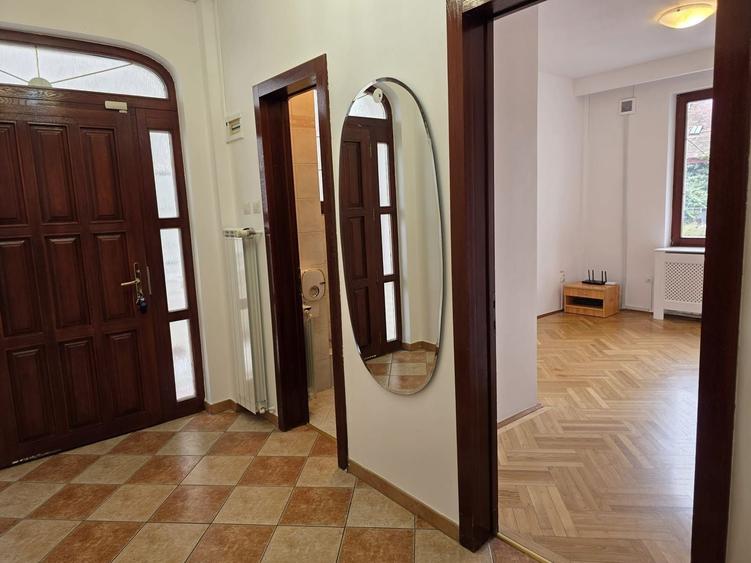 Vila de inchiriat - 6