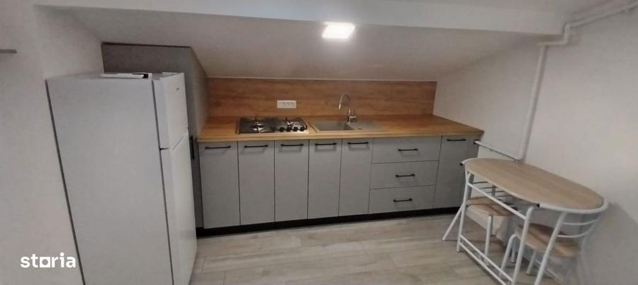 BLOC CU LIFT, MANSARDA DE INCHIRIAT, PARCARE INCLUSA - 5