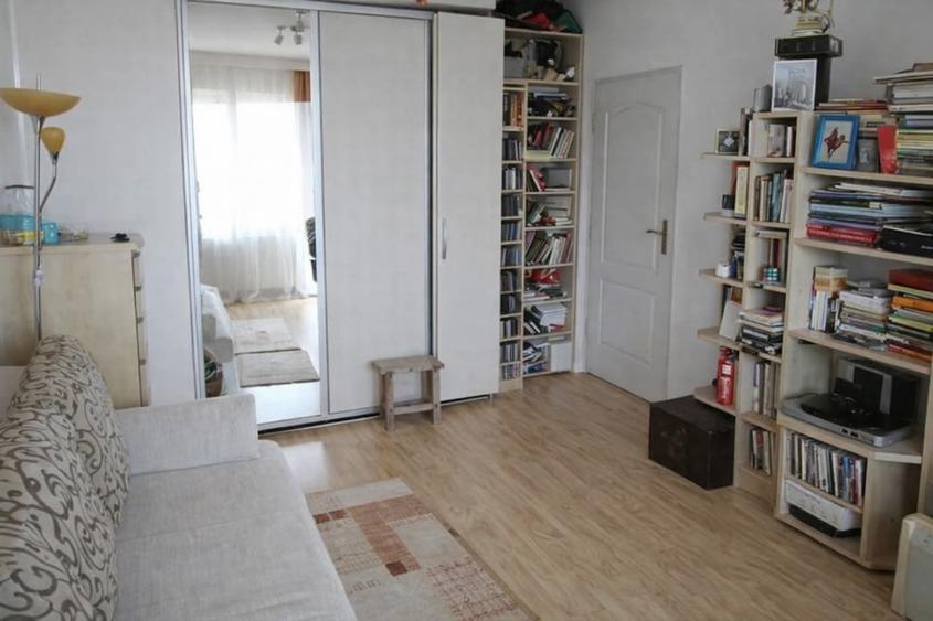 Garsoniera decomandata in bloc mixt la Dristor-Piata Ramnicu Sarat - 2