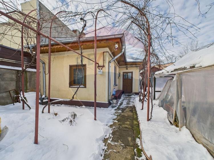 De vanzare| Casa cu teren | 300 mp | Rahova - 1