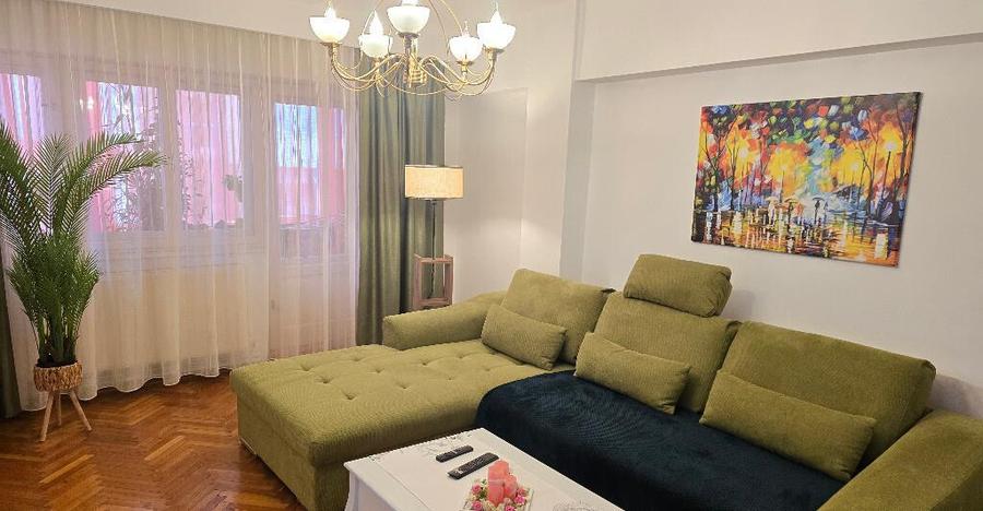 Vand apartament 3 cam. Deva, etaj 1, bloc din anul 2000, 157 mp, BOXA - 2