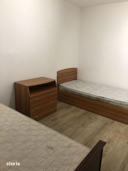 Vand garsiniera la parter cu balcon 27500 navodari - 2