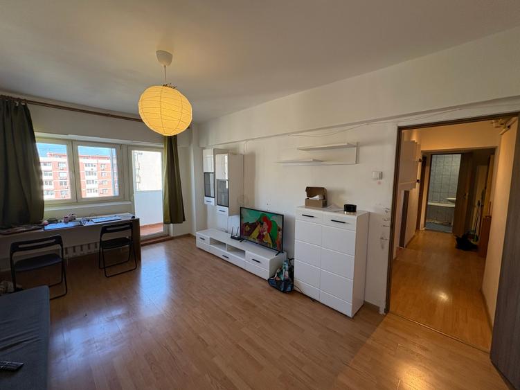 Calea Moșilor - Vodafone - bloc 1983 - 1