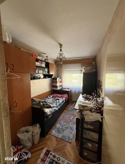 Apartament cu 3 camere decomandat în Micro 17