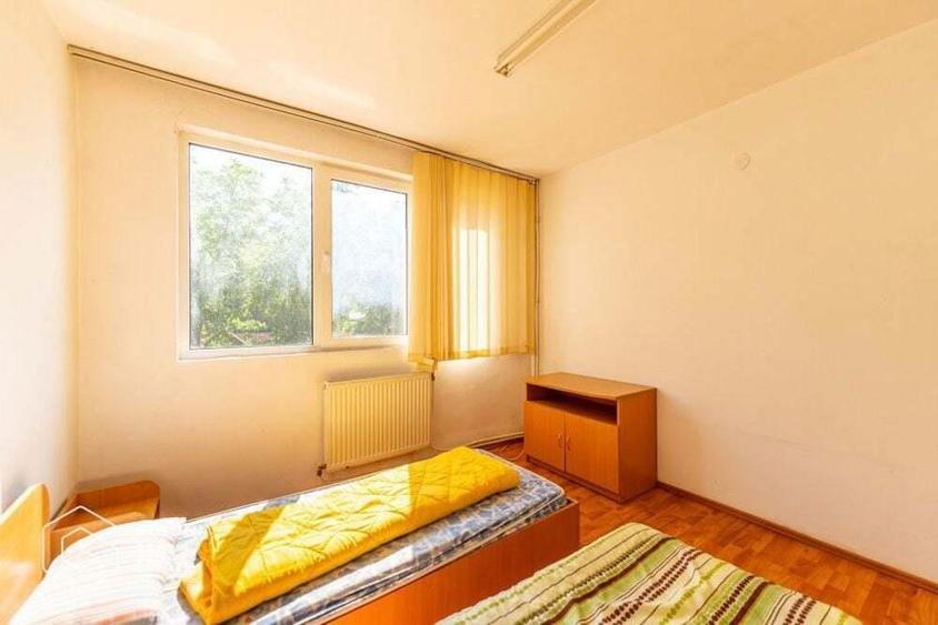 Cladire cu 24 camere, langa Castelul Regal Savarsin - 13