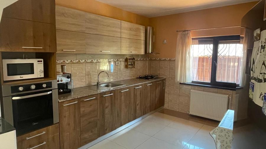 Navodari Vila  P+1+M  Living + 5 camere  86 mp etaj  Construita  in 2011 din bca - 7